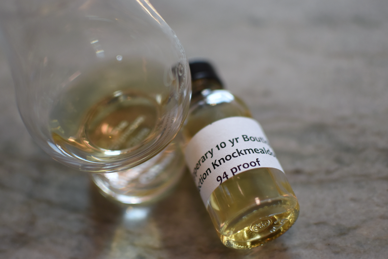 A Review of Two Tipperary Irish Whiskeys: 10 YO Knockmealdowns and